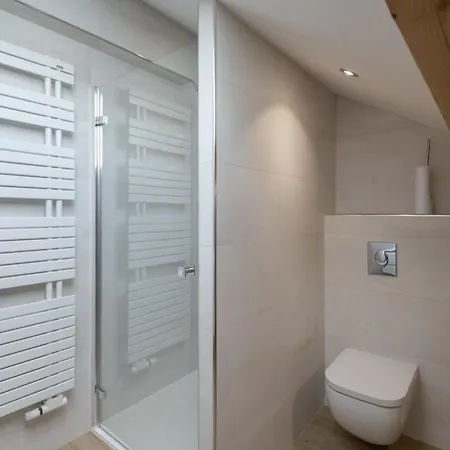 Maison Calypso Luxury Lakefront With Hot Tub & Sauna Tatil Evi *